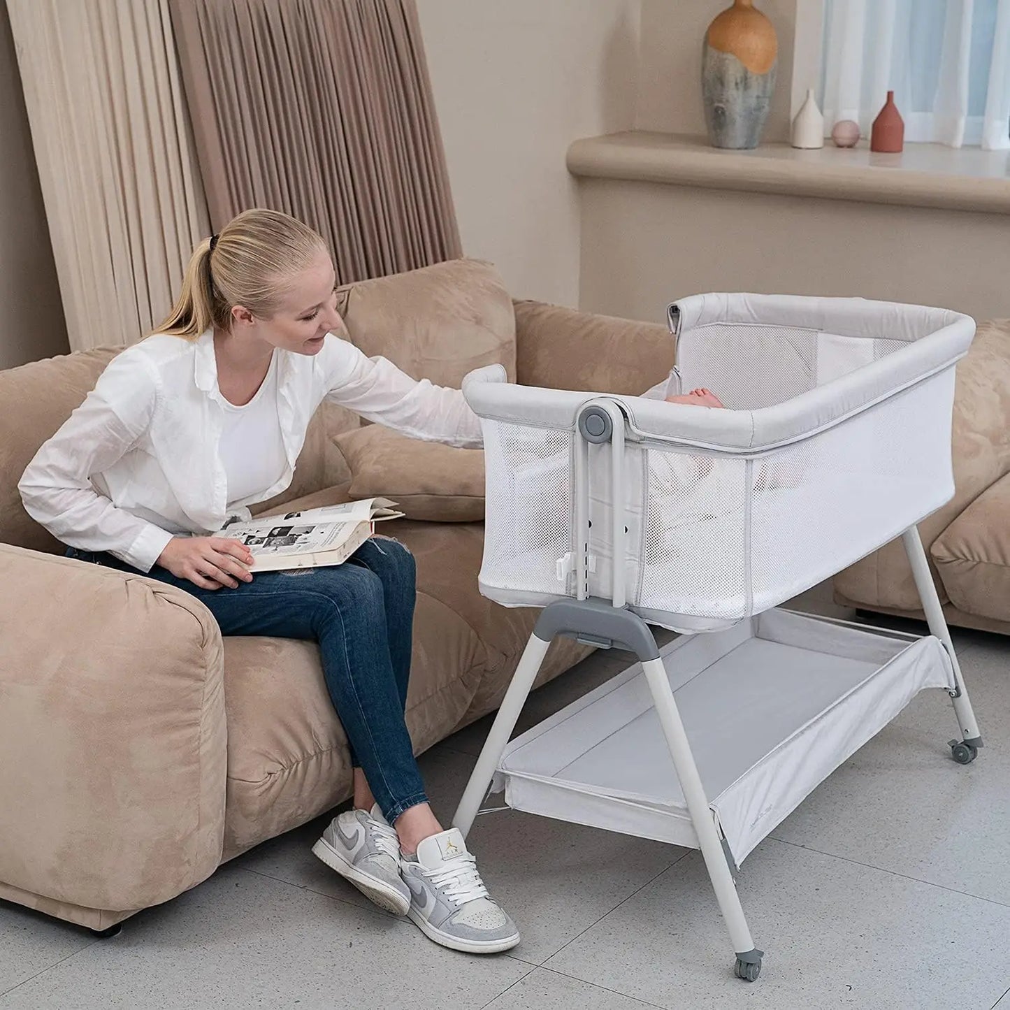 Portable Baby Bassinet with Wheels, Adjustable Height & Mattress for Newborns up to 20 lbs